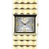 Nepřehlédnutelné náramkové hodinky s bílým číselníkem a římskými indexy W02M.10575 - W02M.10575.D
