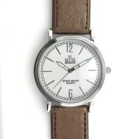Elegantní hodinky klasického vzhledu na hnědém koženém řemínku W03M.10667