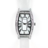 Módní dámské hodinky s perleťovým číselníkem a zirkony W02K.10522