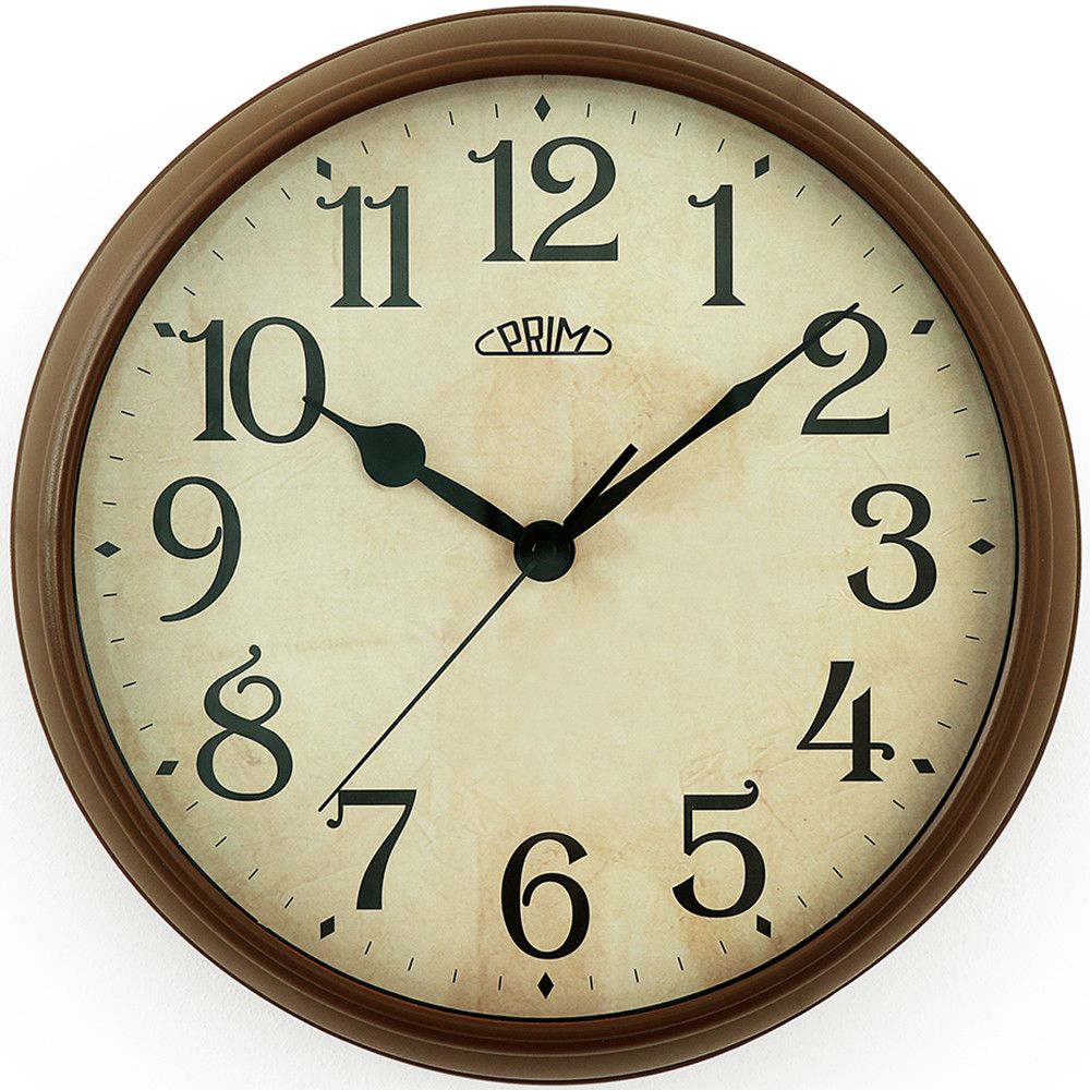 Nástěnné plastové hodiny PRIM Historic s patinovým vzorem číselníku a s elegantními retro číslicemi. Ani indexy a ručičky neunikly tomuto velmi oblíbenému designu. Uspokojí předevší Nástěnné hodiny PRIM Historic - A – II. jakost