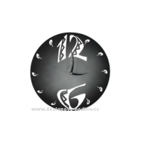 Netradiční nástěnné hodiny z lakovaného dřeva Calleadesign 1503M