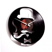 Moderní a originální designové hodiny z vinylové desky Discoclock 013 s motivem Harry