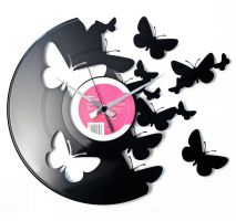 Moderní designové hodiny z gramofonové desky Discoclock 056 s motivem Motýl