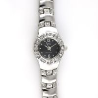 Dámské quartz hodinky s černým číselníkem, zdobené broušenými kamínky W02Q.10720 - W02Q.10720.B
