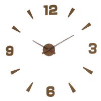 Nalepovací dřevěné nástěnné hodiny s  elegantními dřevěnými ručkami. Hodiny mají plynulý chod E01.3871