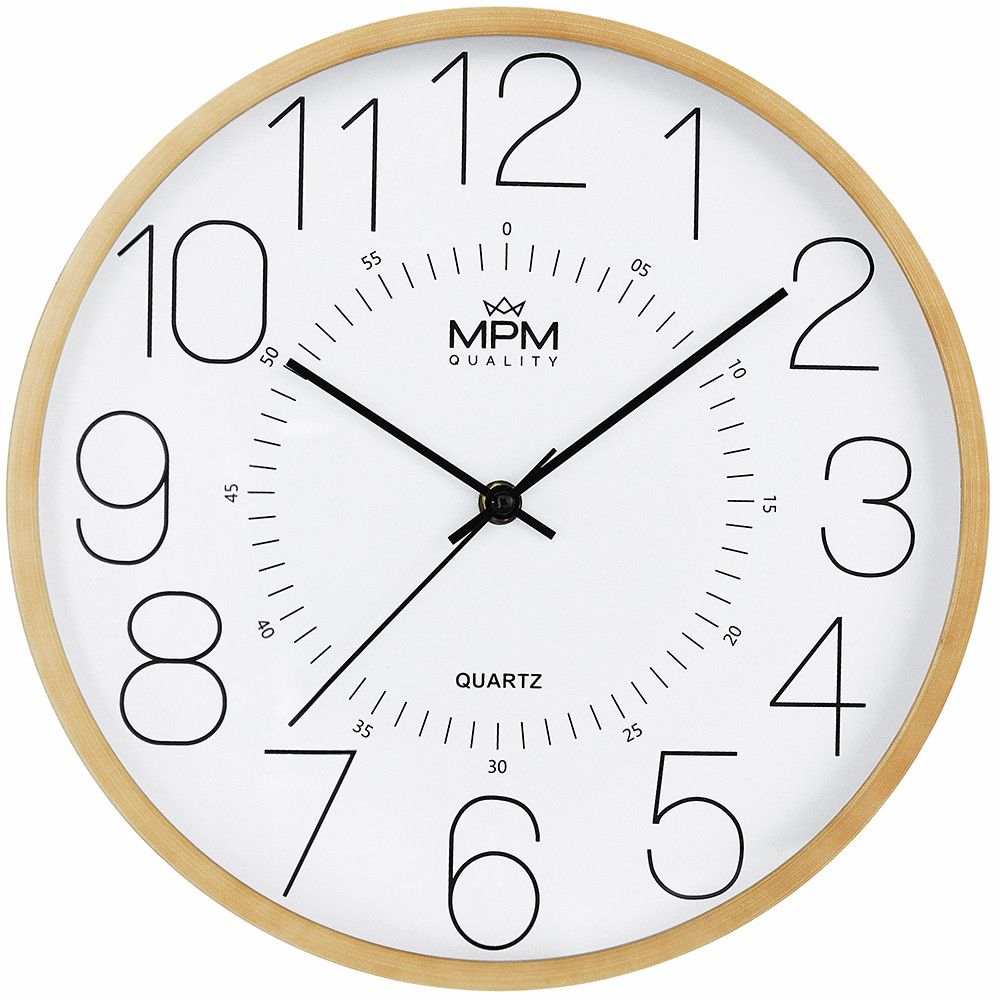Moderní kulaté nástěnné plastové hodiny MPM Wooden Look v designu svétlého dřeva s plynulým chodem a velkýmí číslicemi E01.4233