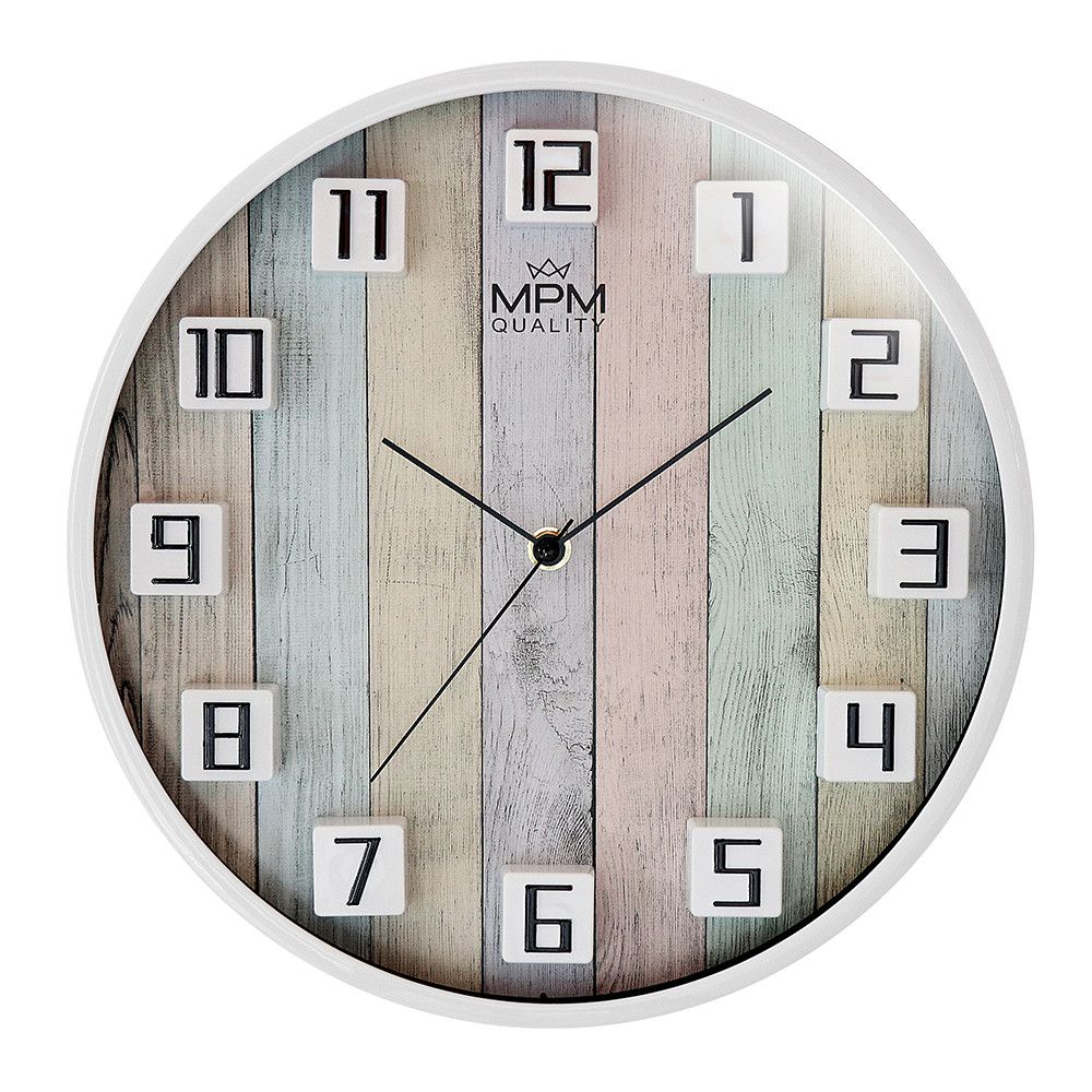 Nástěnné plastové hodiny MPM Lemali v elegantním provedení. Upoutají nejen svým kostkovým designem s vystouplými číslicemi, ale také barevným pruhovaným číselníkem se vzorem dřeva. MPM Lemali